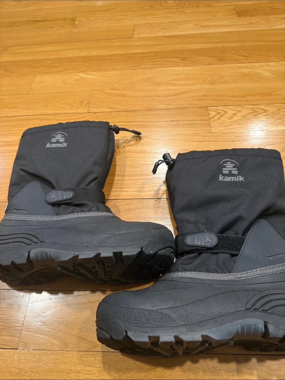 Kamik boys snowboots size 7 .